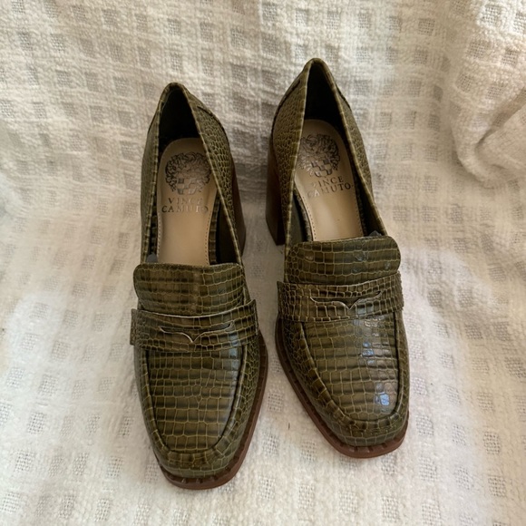 Vince Camuto Carigina Loafers Pumps Croc
Leather Heels Olive - Picture 4 of 5